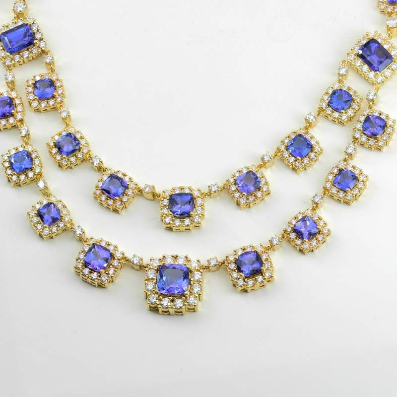 Tanzanite necklace in 18K Yellow Gold