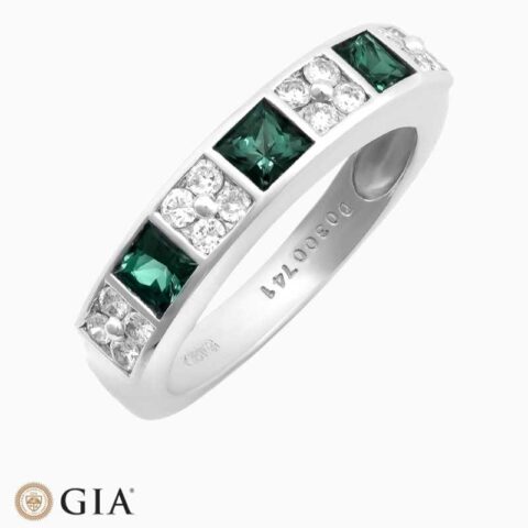 Natural Alexandrite ring in Platinum