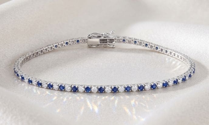 Sapphire and natural diamond tennis bracelet in white gold with alternating gemstone pattern