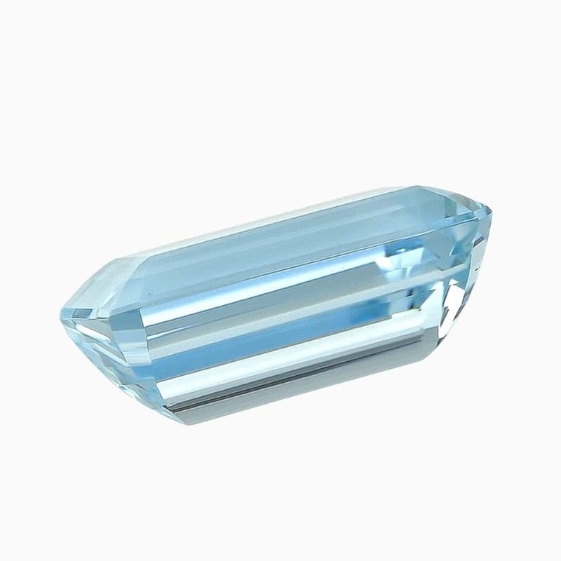 aquamarine gemstone
