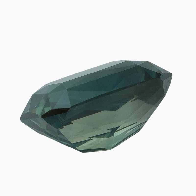 greenish blue sapphire gemstone