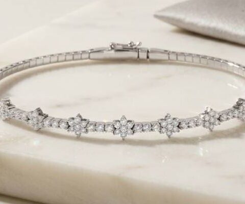 Halfway Flower Natural Diamond Flexible Bangle