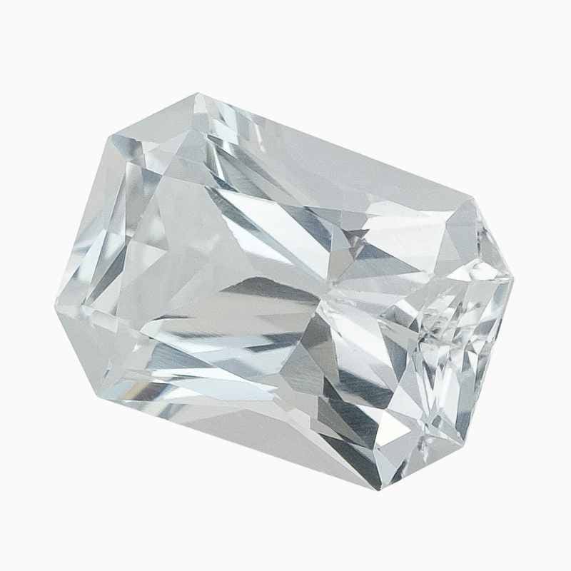 white sapphire gemstone