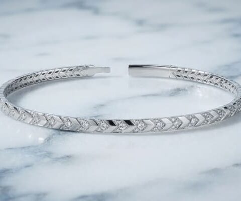 Lab Grown Diamond Arrow Flexible Bangle
