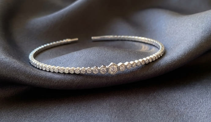 Pentagon Illusion Flexible Bangle