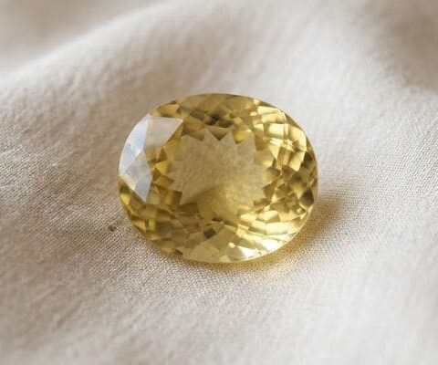 val Golden Yellow Sinhalite