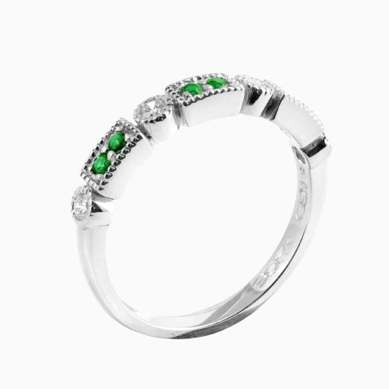 Round tsavorite garnet ring
